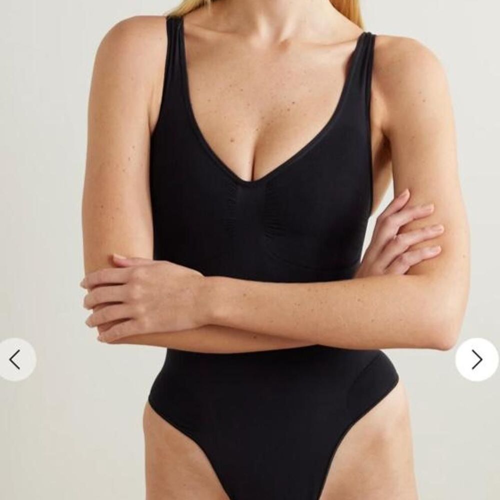 SKIMS SEAMLESS SCULPT SCOOP NECK THONG BODYSUIT Onyx Small